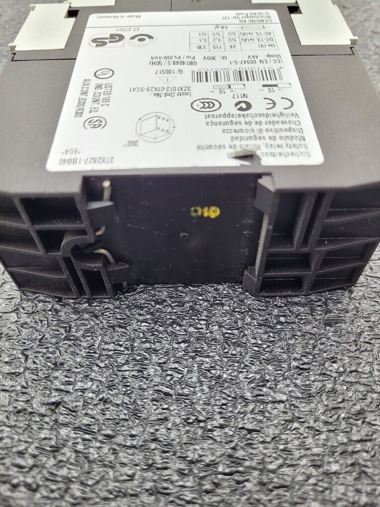 Siemens 3TK2827-1BB40 Sirius 2 Channel Safety Relay 3TK28 24VDC 0.5-30 Seconds
