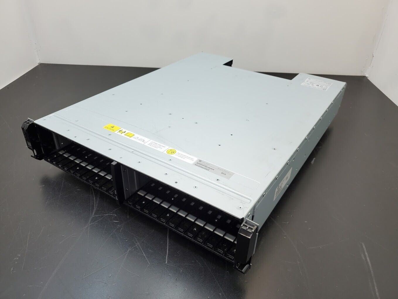 HP 3PAR QR490A M6710 24-Slot SAS 2.5" HD Drive Enclosure Server Storage Array