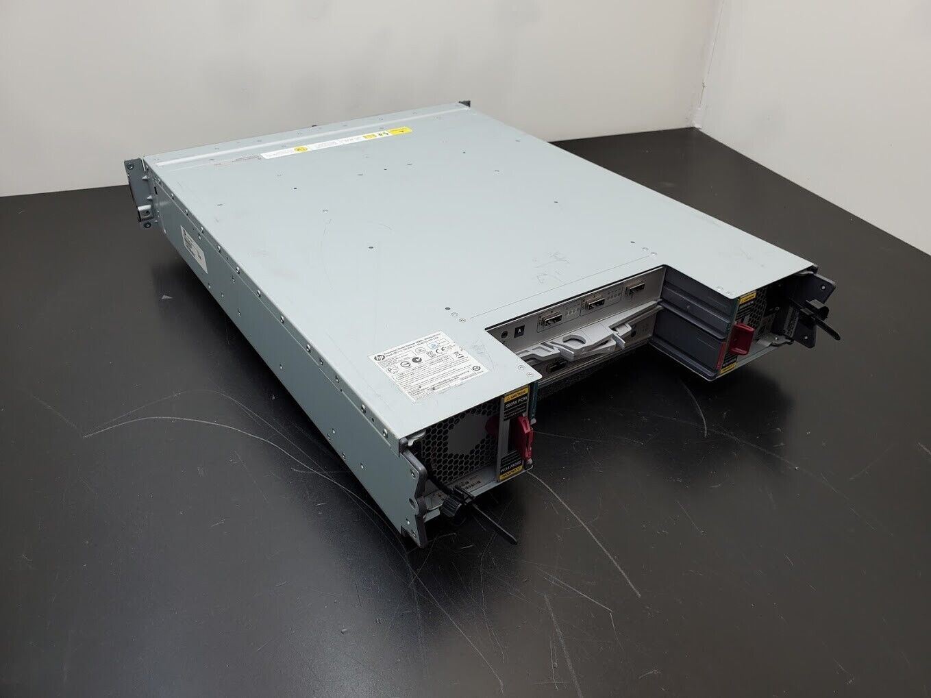 HP 3PAR QR490A M6710 24-Slot SAS 2.5" HD Drive Enclosure Server Storage Array