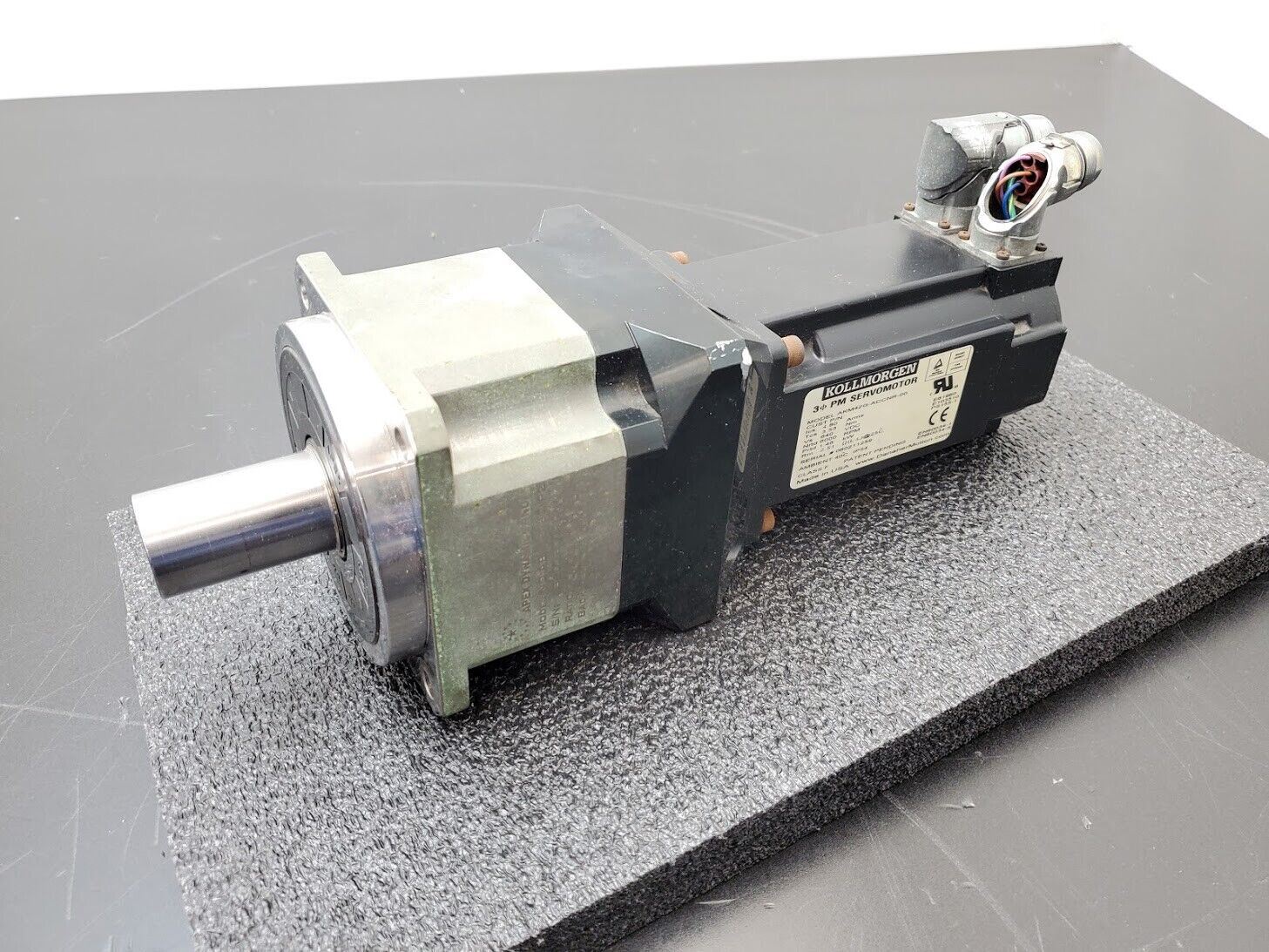 Kollmorgen AKM42G-ACCNR-00 DC Servo Motor 1.48kW 6000RPM APEX AB115-S2-P2