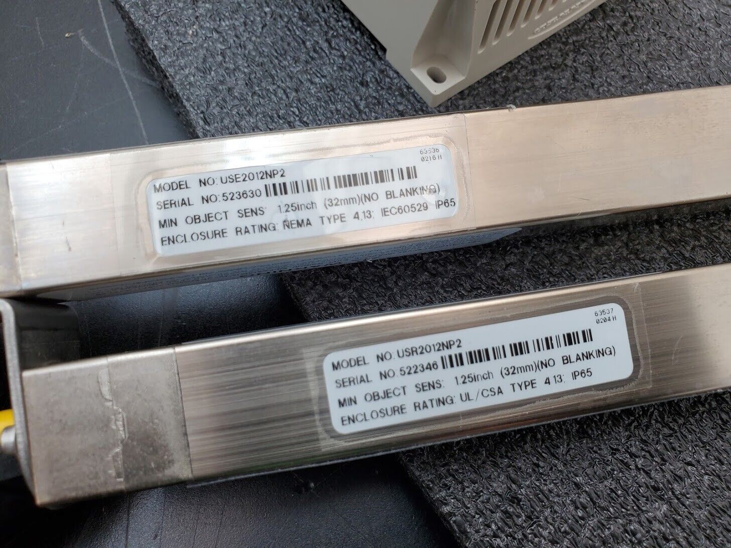 Banner Light Curtain Pair + Controller USDINT-1T2 20" USE2012NP2 USR2012NP2