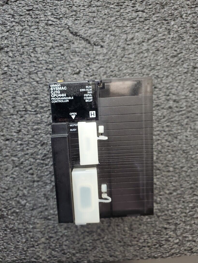 Omron Sysmac CPU PLC CJ1G-CPU44H CJ1GCPU44H w/ all covers, low hour use unit.