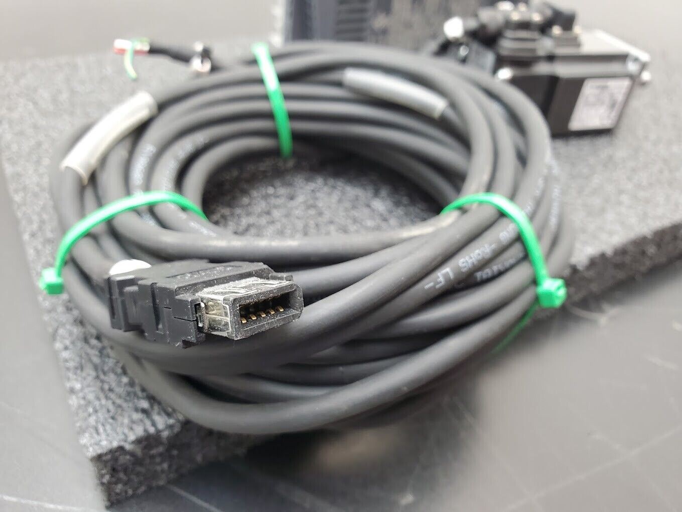 Mitsubishi 100W Servo Drive Amplifier HF-KP13 + MR-J3-10A 100W Servo Motor