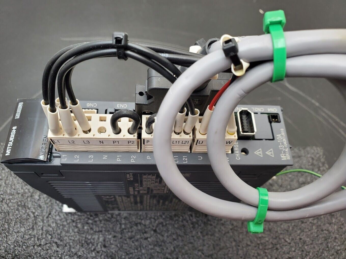 Mitsubishi 100W Servo Drive Amplifier HF-KP13 + MR-J3-10A 100W Servo Motor