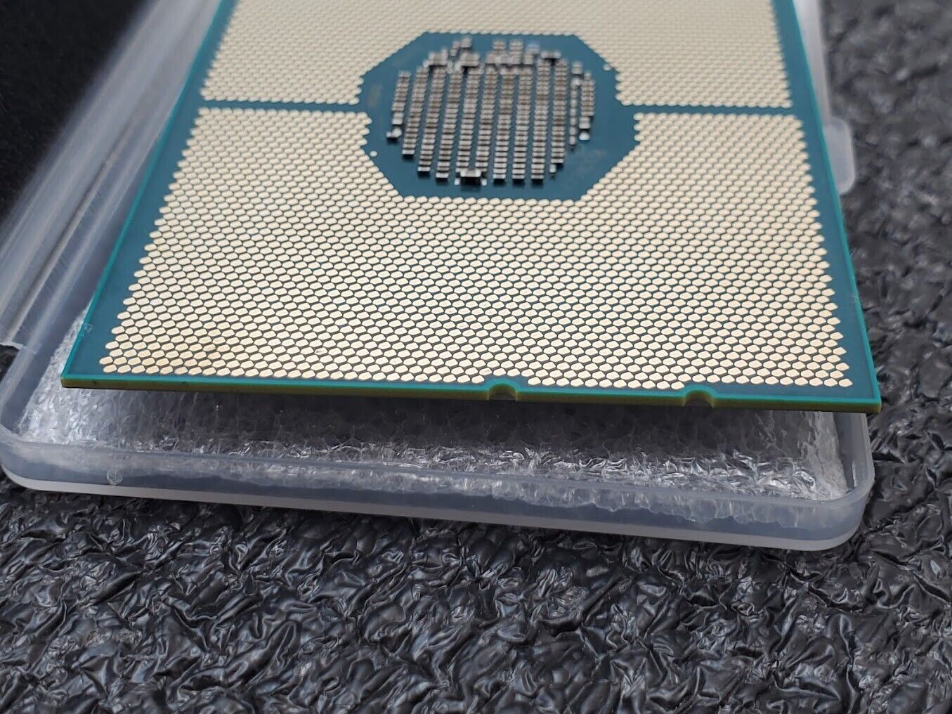 Intel Xeon Gold 6138T SR3J7 2.0 GHz 27.5 MB 20 Core LGA 3647 125W Tested C