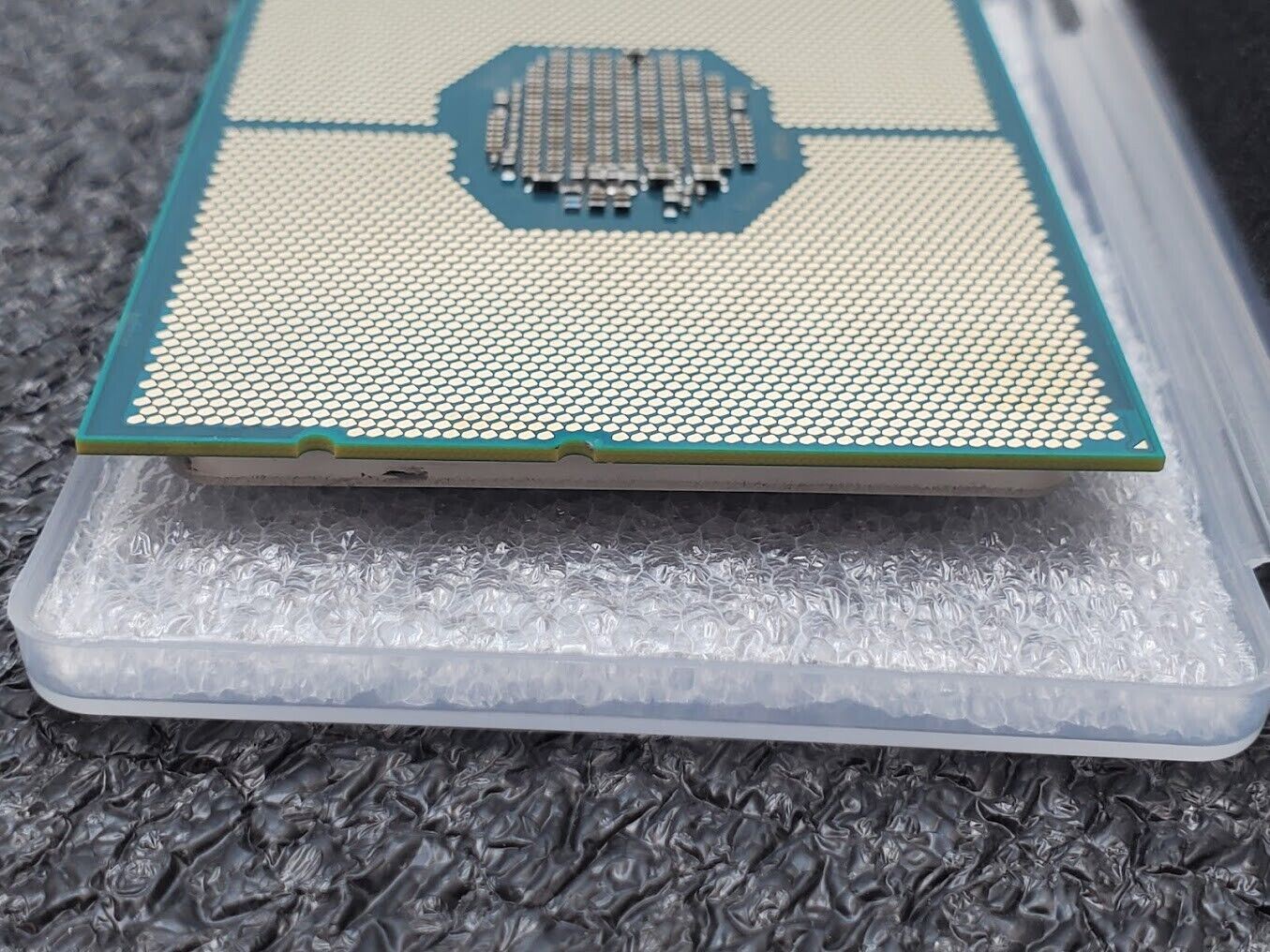 Intel Xeon Gold 6138T SR3J7 2.0 GHz 27.5 MB 20 Core LGA 3647 125W Tested C