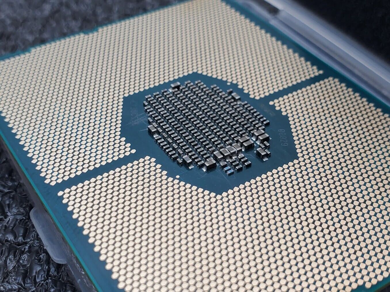 Intel Xeon Gold 6138T SR3J7 2.0 GHz 27.5 MB 20 Core LGA 3647 125W Tested C