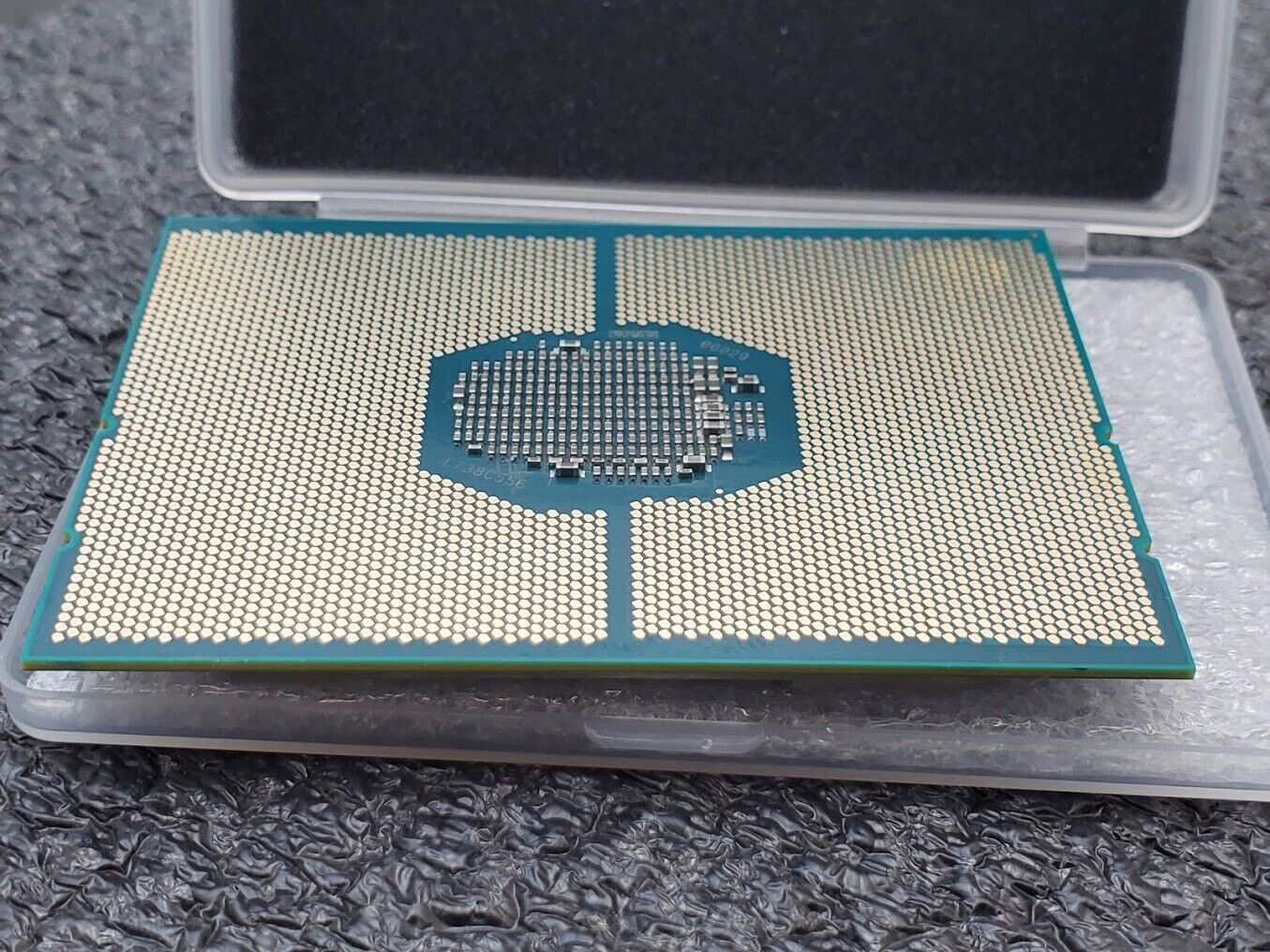 Intel Xeon Gold 6138T SR3J7 2.0 GHz 27.5 MB 20 Core LGA 3647 125W Tested C