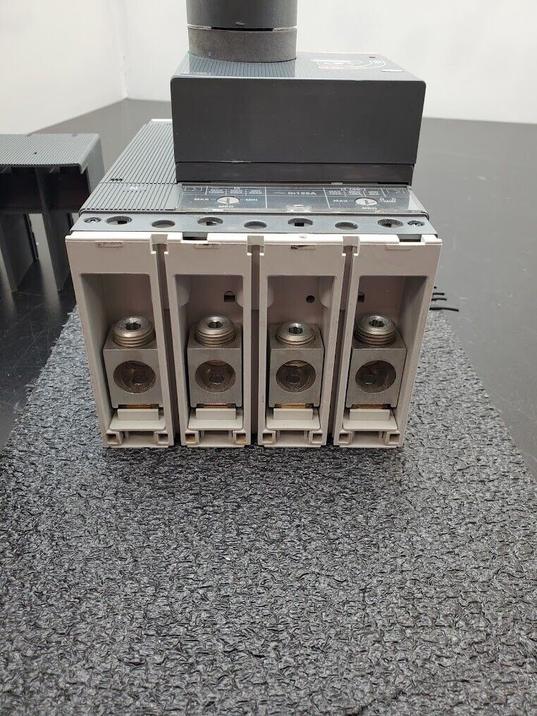 ABB SACE T4L 250 Three-Pole 3 Phase Circuit Breaker Sace Tmax Lever Extension
