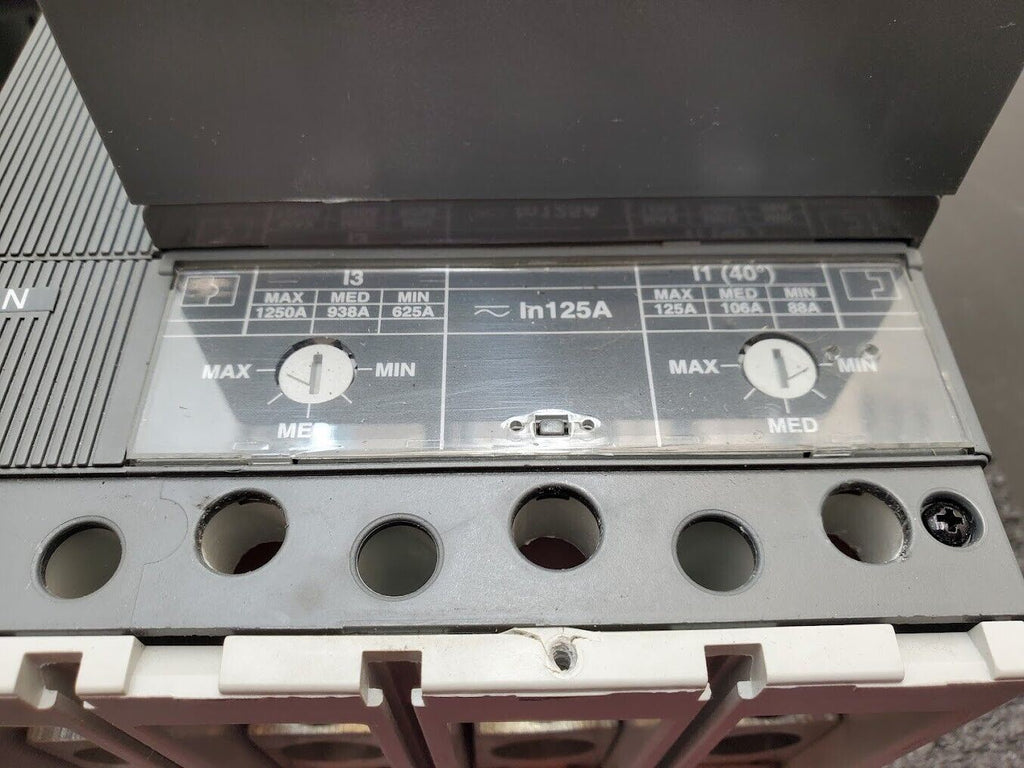 ABB SACE T4L 250 Three-Pole 3 Phase Circuit Breaker Sace Tmax Lever Extension