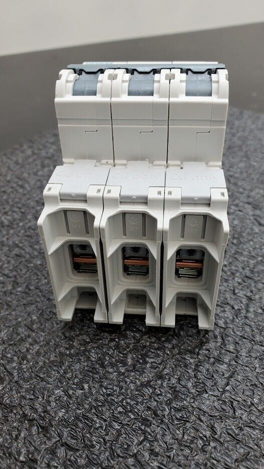 SIEMENS 5SJ4310-7HG41 Circuit Breaker 5SJ43, 10A, 240 V, 14kA, Type HSJ, 3-Pole