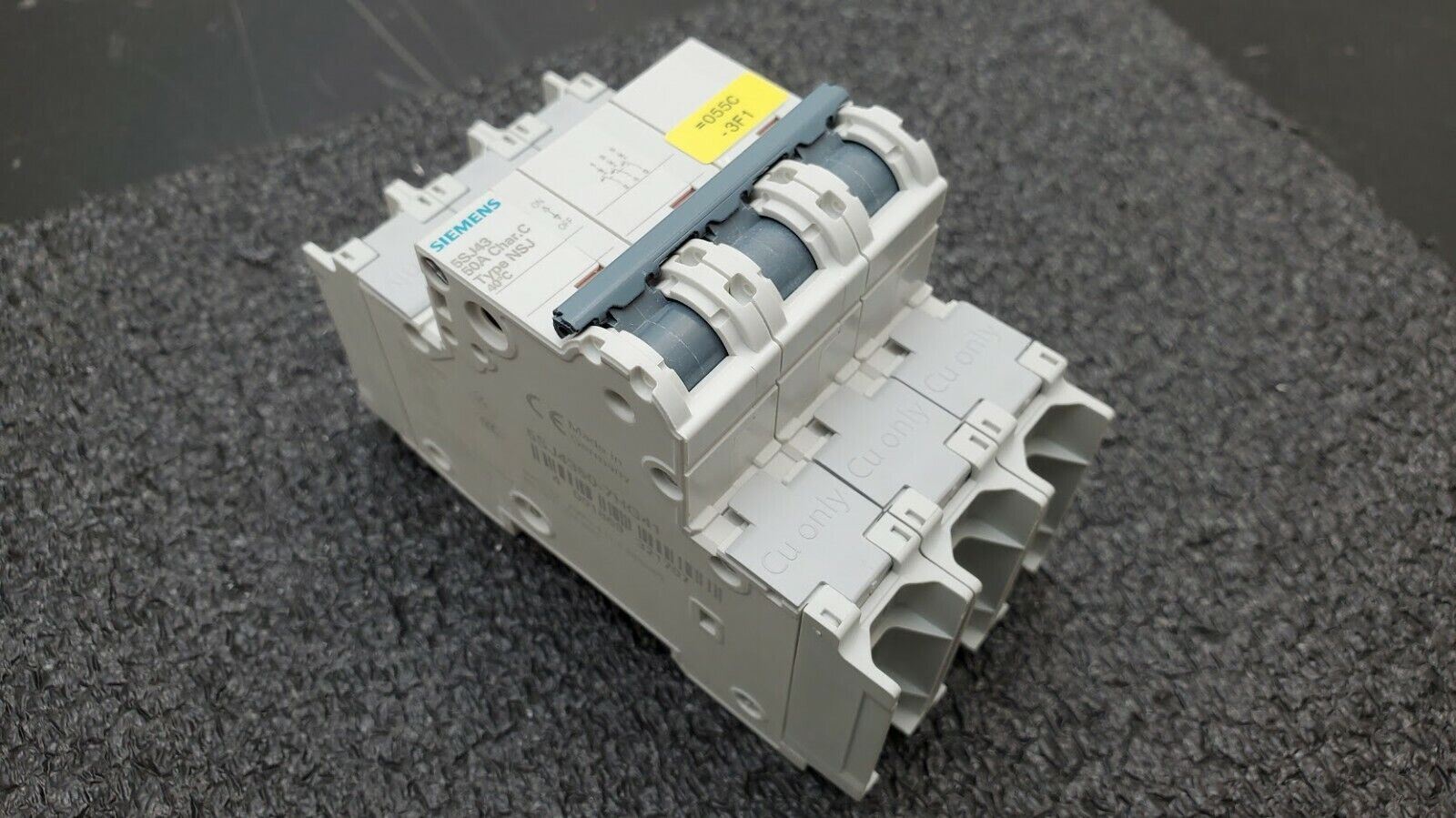 SIEMENS 5SJ4350-7HG41 Circuit Breaker 5SJ43, 50A, 240 V, 50/60Hz Type HSJ 3-Pole