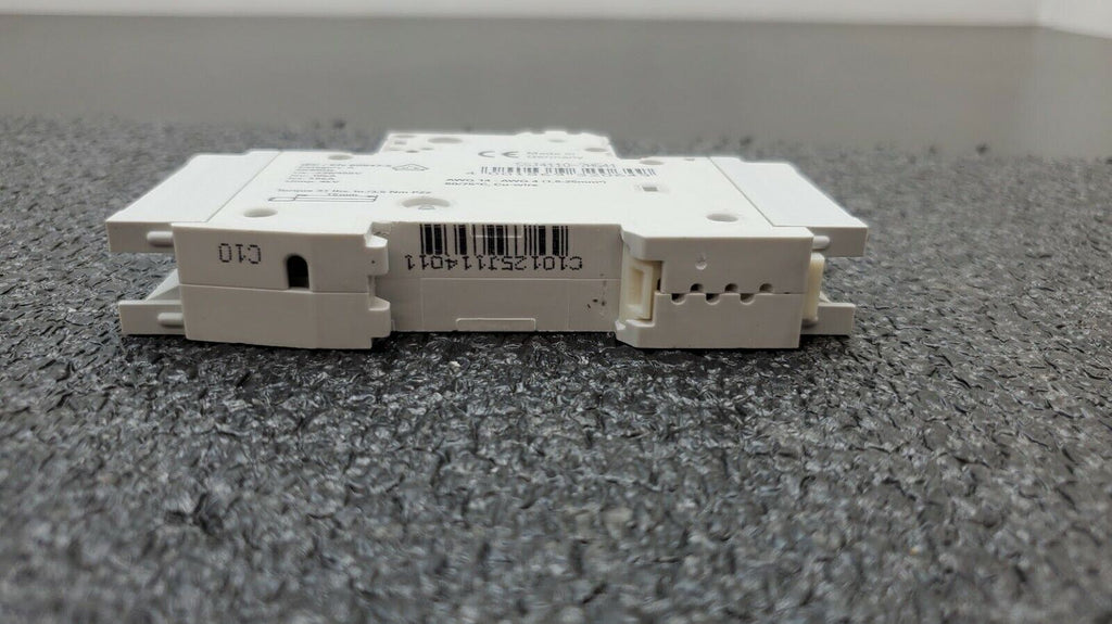 SIEMENS 5SJ4110-7HG41 Circuit Breaker 5SJ41, 10A, 240 V, 50/60Hz Type HSJ 1-Pole