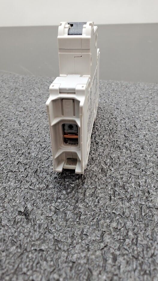 SIEMENS 5SJ4104-7HG41 Circuit Breaker 5SJ41, 4A, 240 V, 50/60Hz Type HSJ 1-Pole