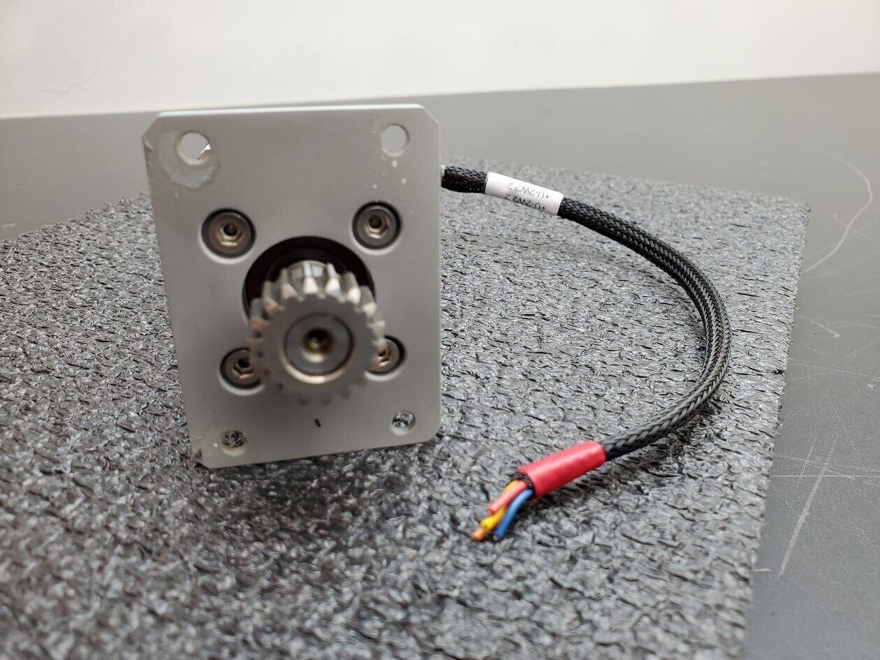 Beckhoff AS1020-0000 Stepper Motor 24/50VDC Neugart PLE 40 Gear Head 8:1 Ratio