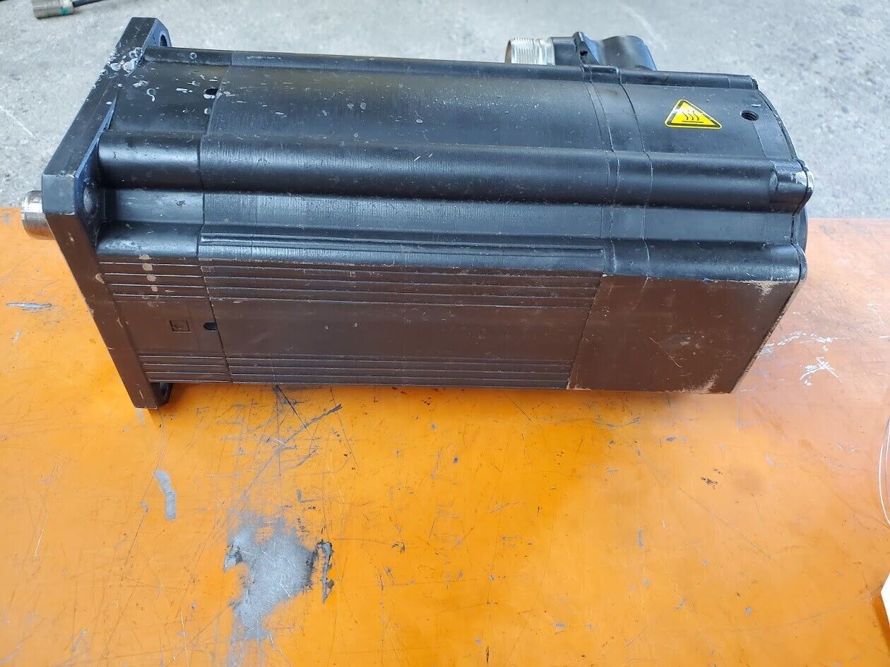 Lenze MCS 14P32-R80B0-B24N-8T5800N-R08U 7.1kW 9.5HP 3PH Servo Motor Working "A"