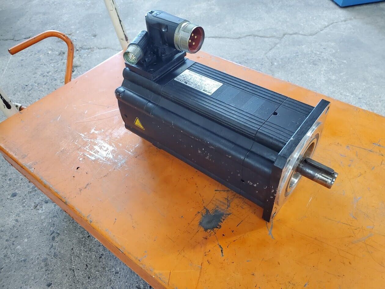 Lenze MCS 14P32-R80B0-B24N-8T5800N-R08U 7.1kW 9.5HP 3PH Servo Motor Working "A"