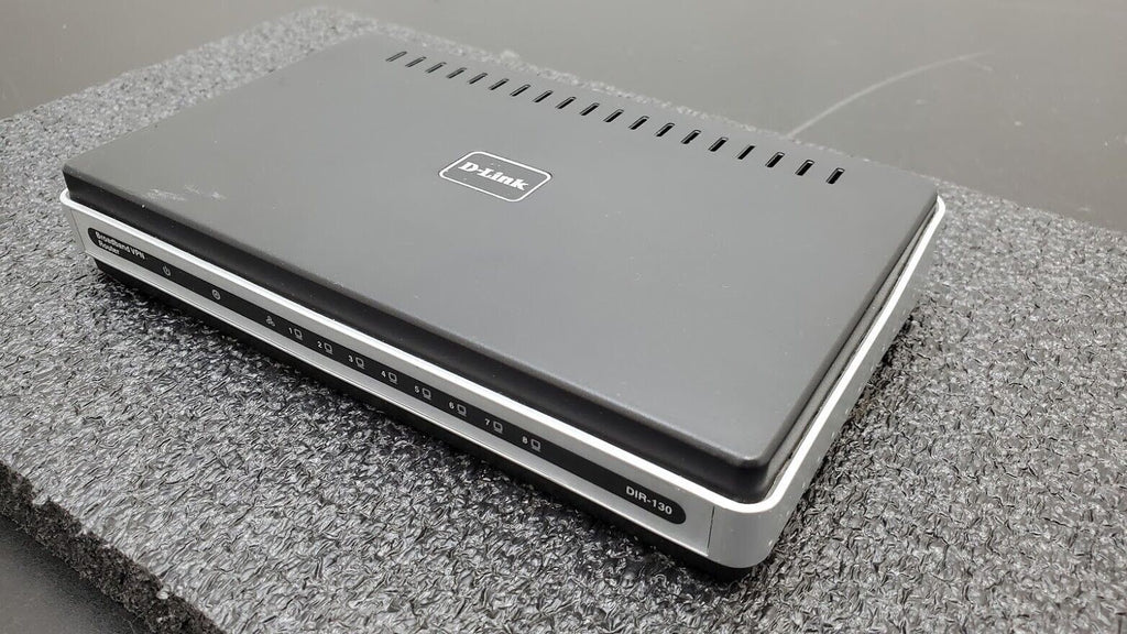 D-Link DIR-130 NetDefend VPN Firewall 8 10/100Mbps w/ 8-Port Switch
