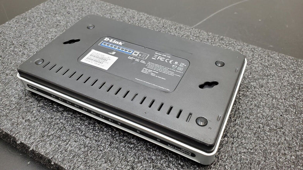 D-Link DIR-130 NetDefend VPN Firewall 8 10/100Mbps w/ 8-Port Switch