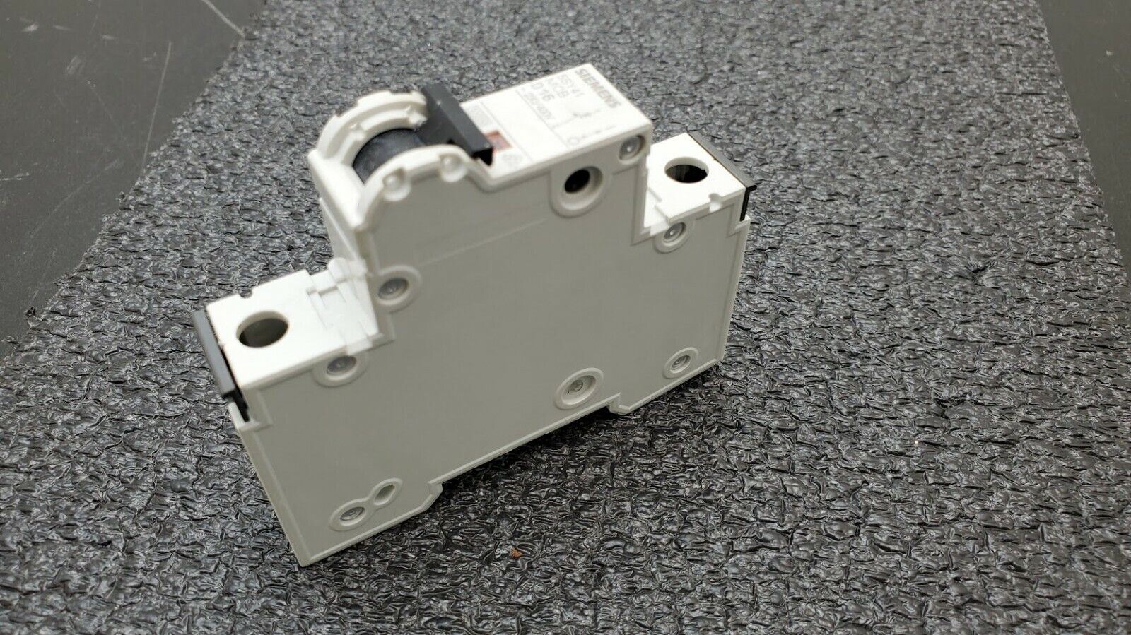 SIEMENS 5SY41 MCB D16 Single Pole CIRCUIT BREAKER / 5SY4116-8 / ~230-400V / 5A