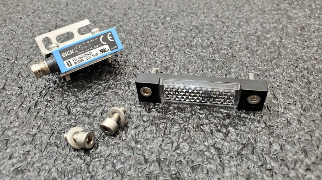 SICK Photoelectric Retro-Reflective Sensor WL140-2P430 w/ P45A Reflector
