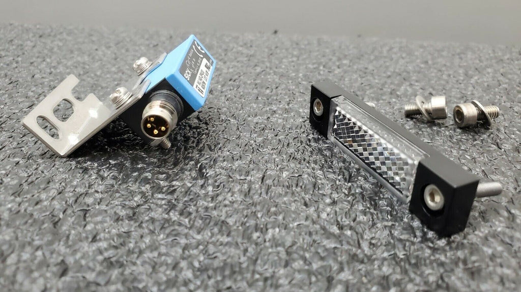 SICK Photoelectric Retro-Reflective Sensor WL140-2P430 w/ P45A Reflector