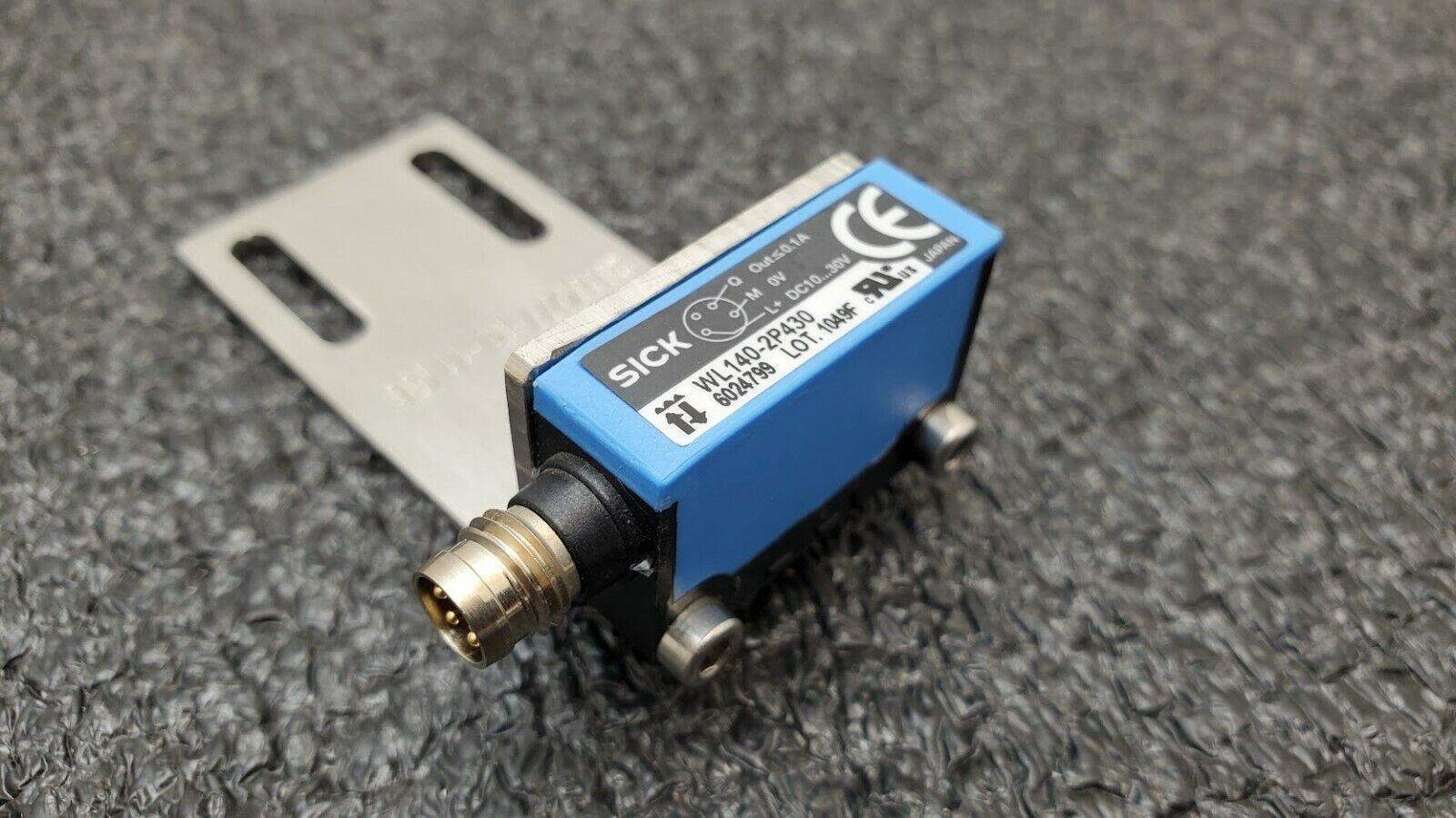 SICK Photoelectric Retro-Reflective Sensor WL140-2P430 no reflector