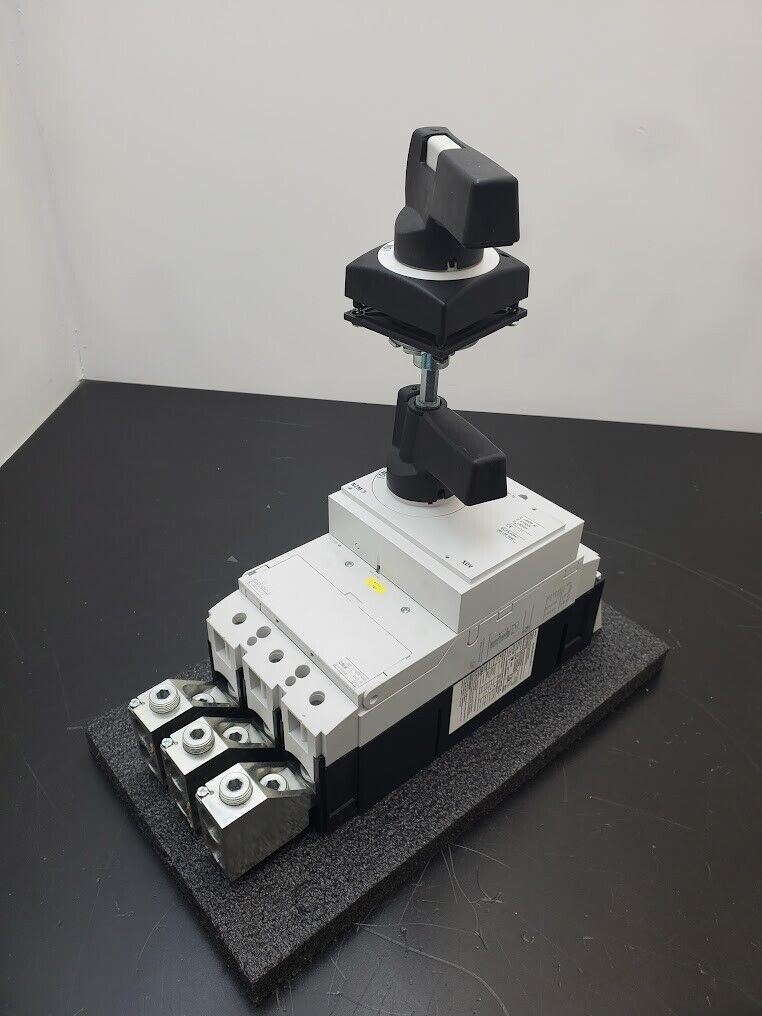 EATON MOELLER Schneider NS3-600 Circuit Breaker  240 480 600V Disconnect Switch