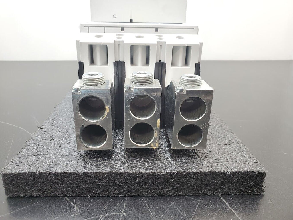 EATON MOELLER Schneider NS3-600 Circuit Breaker  240 480 600V Disconnect Switch