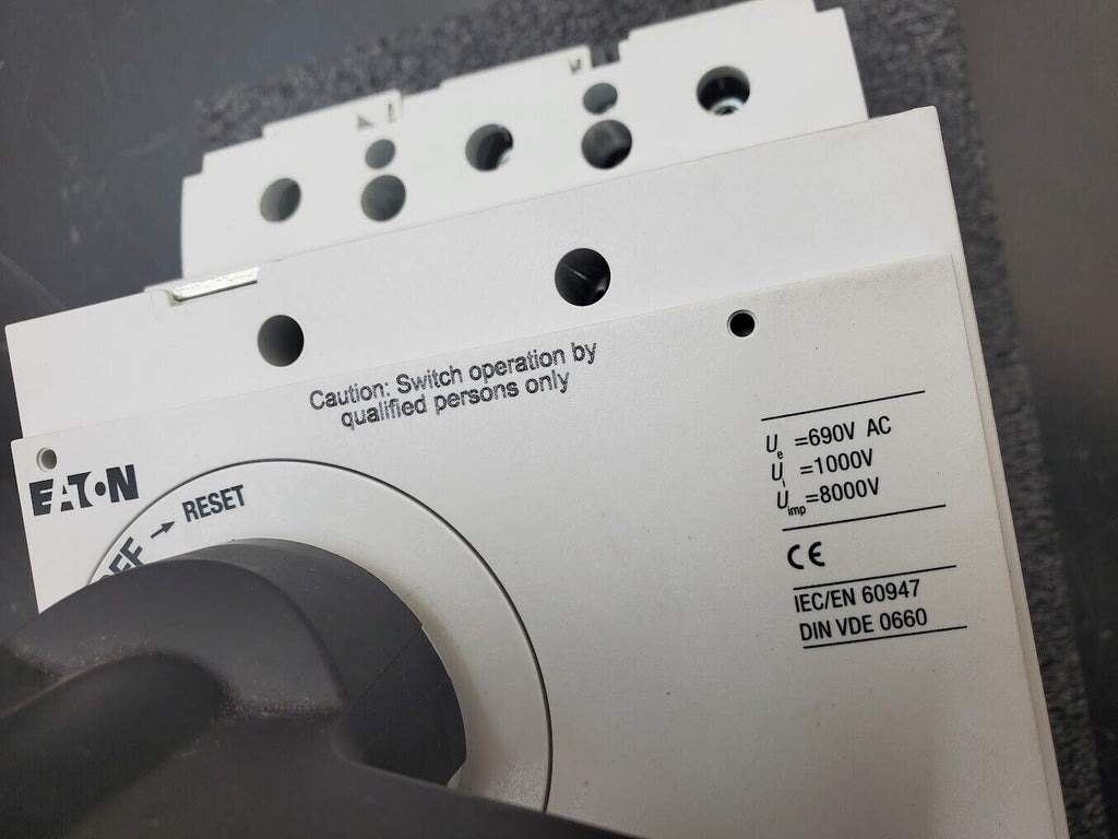 EATON MOELLER Schneider NS3-600 Circuit Breaker  240 480 600V Disconnect Switch