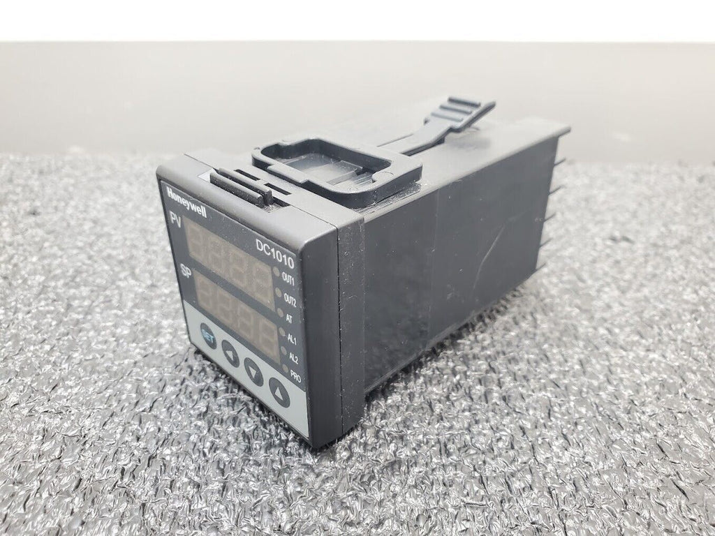 Honeywell DC1010 PID Temperature Controller DC1010CT-201000-E w/ Mounting Clips