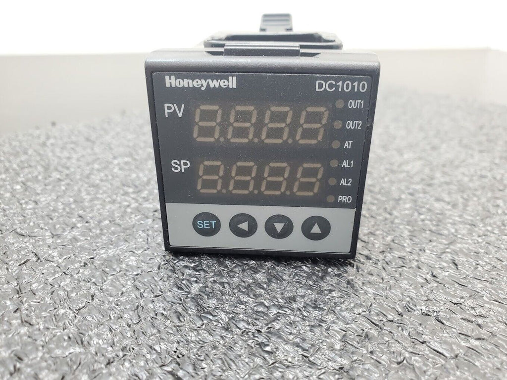 Honeywell DC1010 PID Temperature Controller DC1010CT-201000-E w/ Mounting Clips