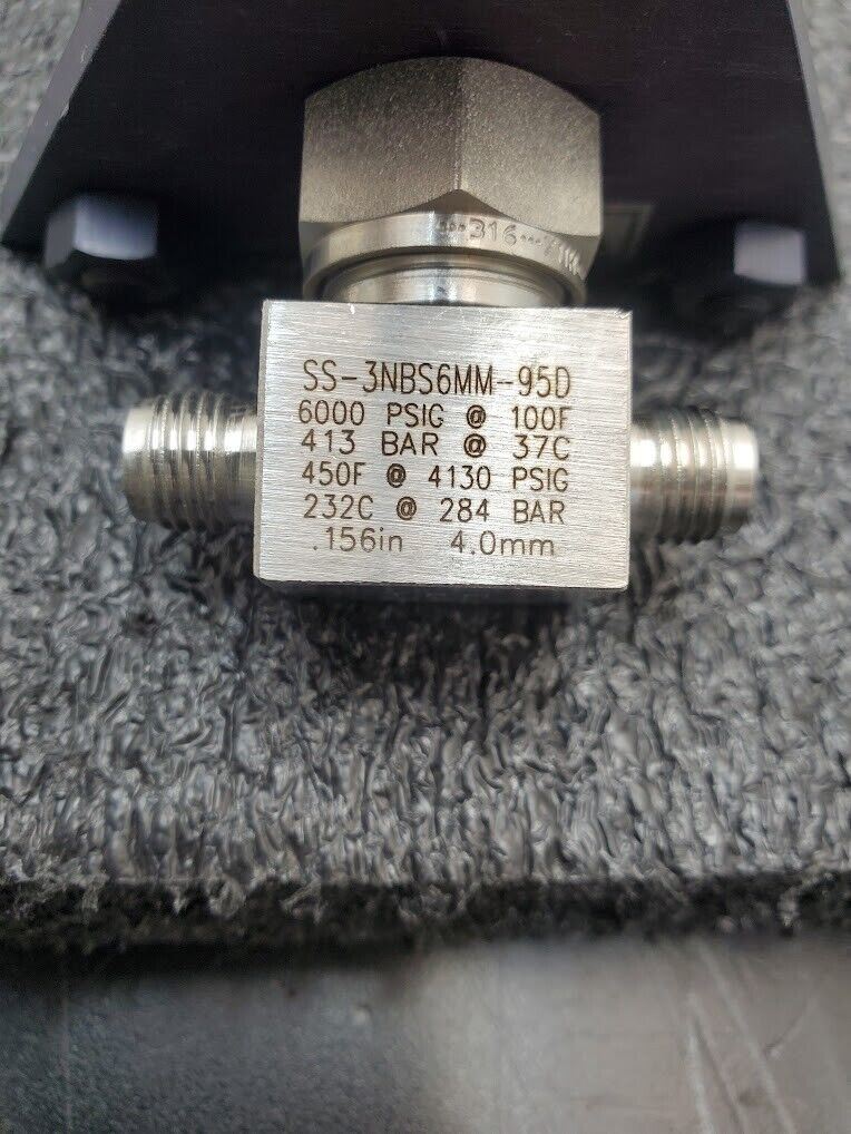 Stainless Steel Severe Service Union Bonnet Needle Valve 0.35 Cv Swagelok 4mm ID