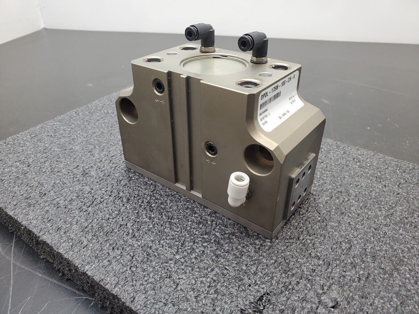 Robohand DESTACO Dover DPDL-175M-100-CR-V Parallel Pneumatic 2-Jaw Gripper