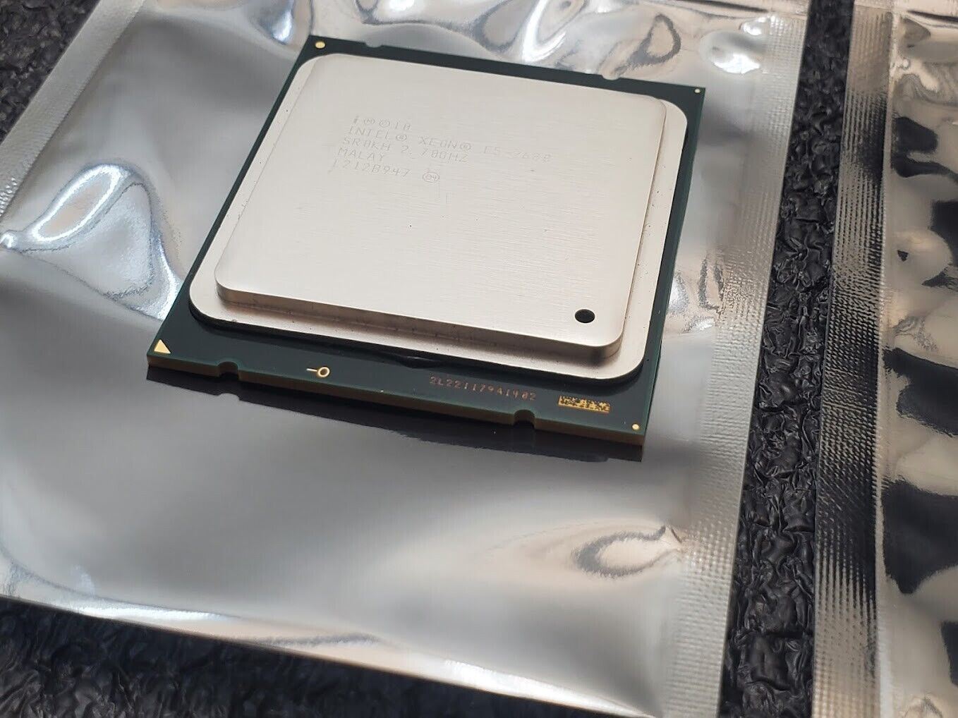 Matching Pair Intel Xeon E5-2680 SR0KH 8 Core 2.7GHz LGA 2011 CPU Processor