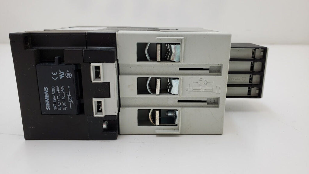 SIEMENS SIRIUS 3RT1046-1AL24 Contactor 95A 400V 230VAC 50/60Hz w/ 3RH1921-1HA22