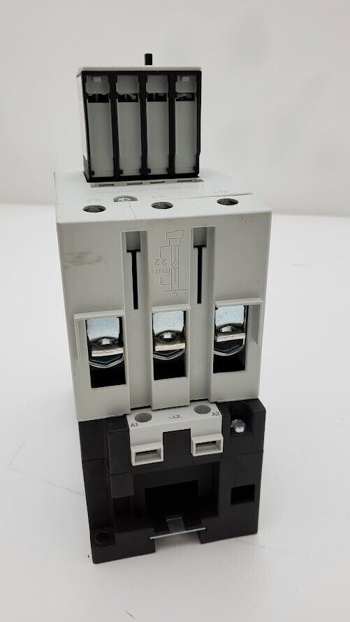 SIEMENS SIRIUS 3RT1046-1AL24 Contactor 95A 400V 230VAC 50/60Hz w/ 3RH1921-1HA22
