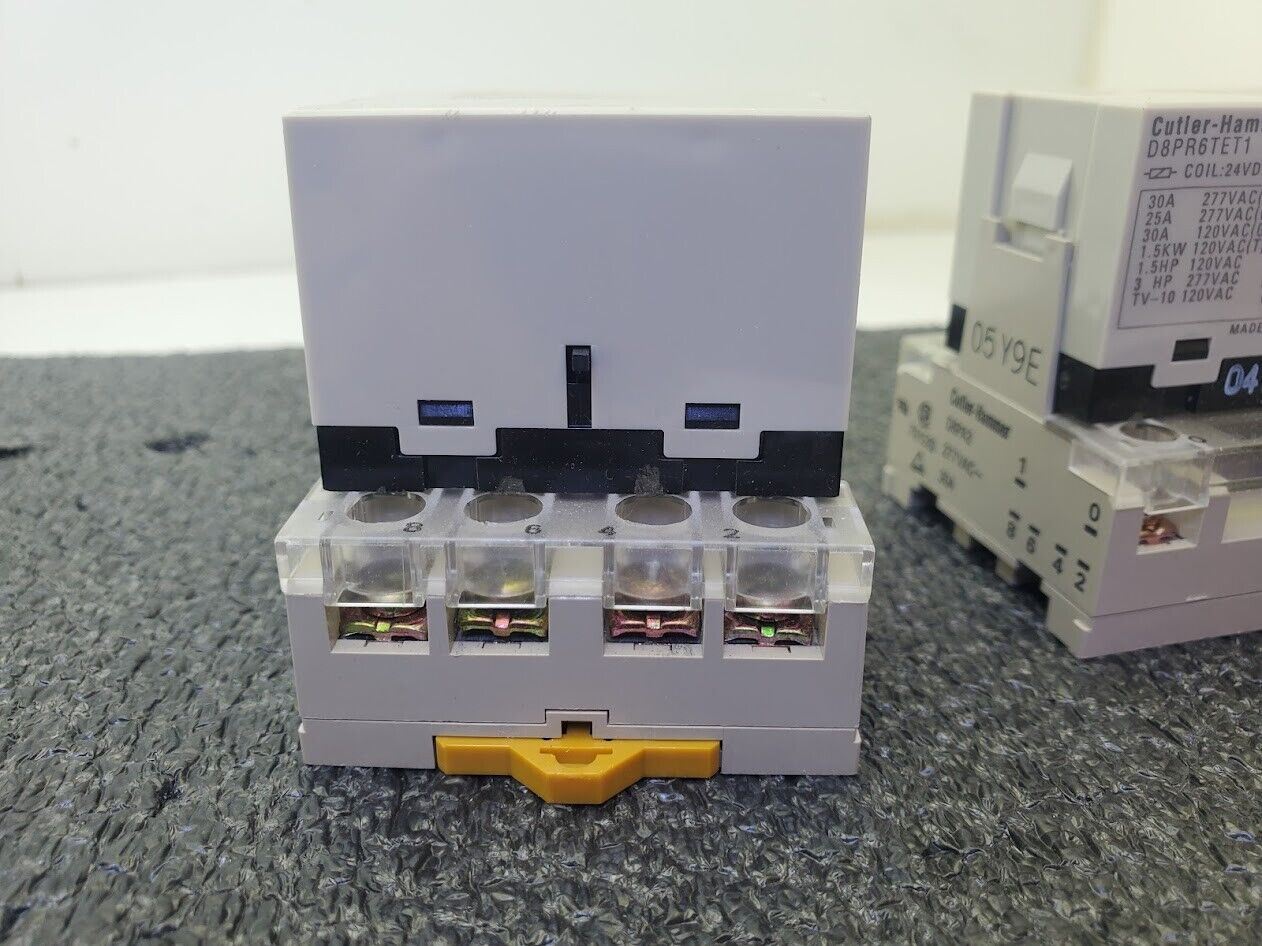 2x Cutler Hammer 24VDC Coil D8PR6TET1 120-277V 30A General Purpose Relay