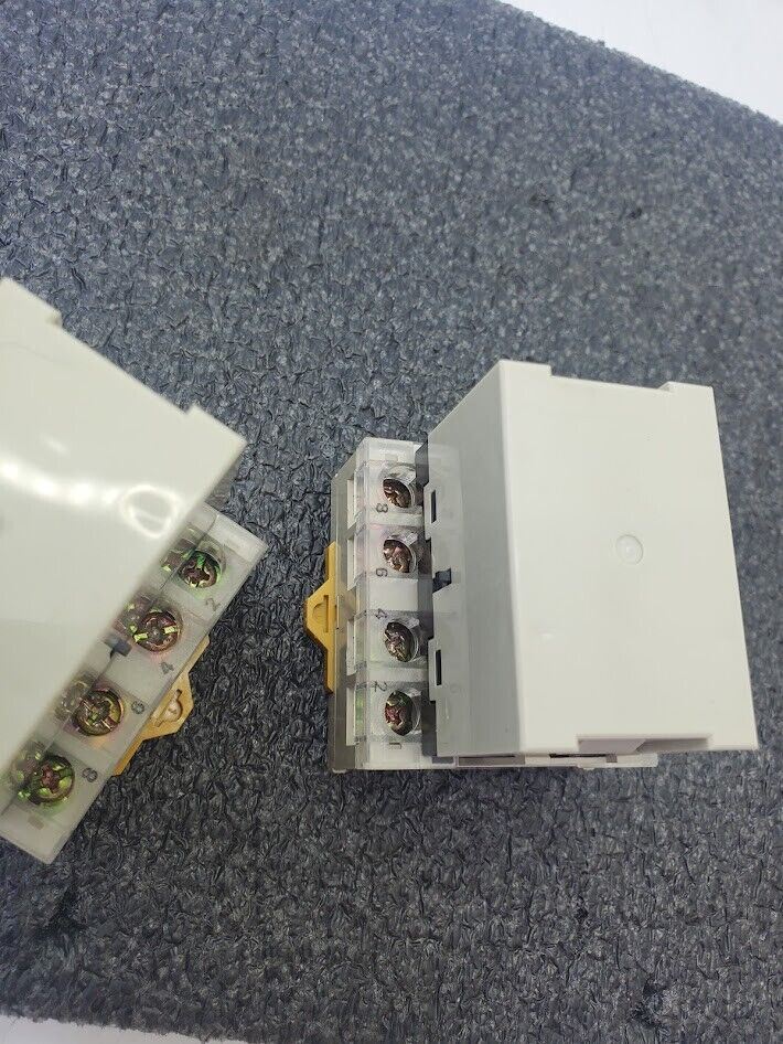 2x Cutler Hammer 24VDC Coil D8PR6TET1 120-277V 30A General Purpose Relay