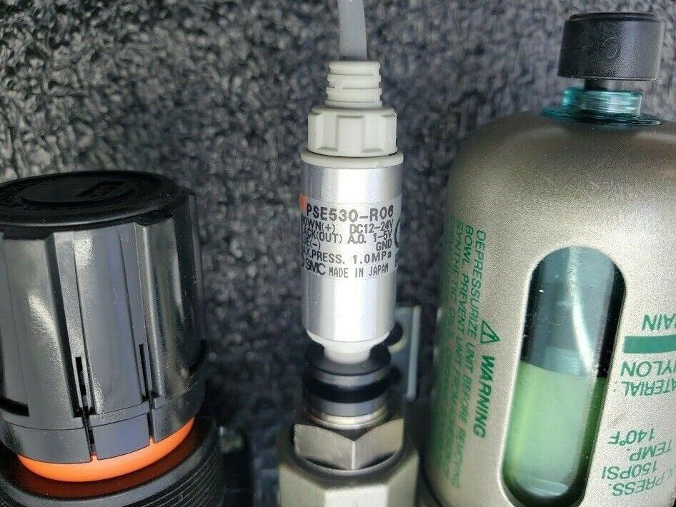 SMC AR20-N02E-RZ Regulator + AFM20-N02-6CZ Air Filter + PSE530-R06 Sensor