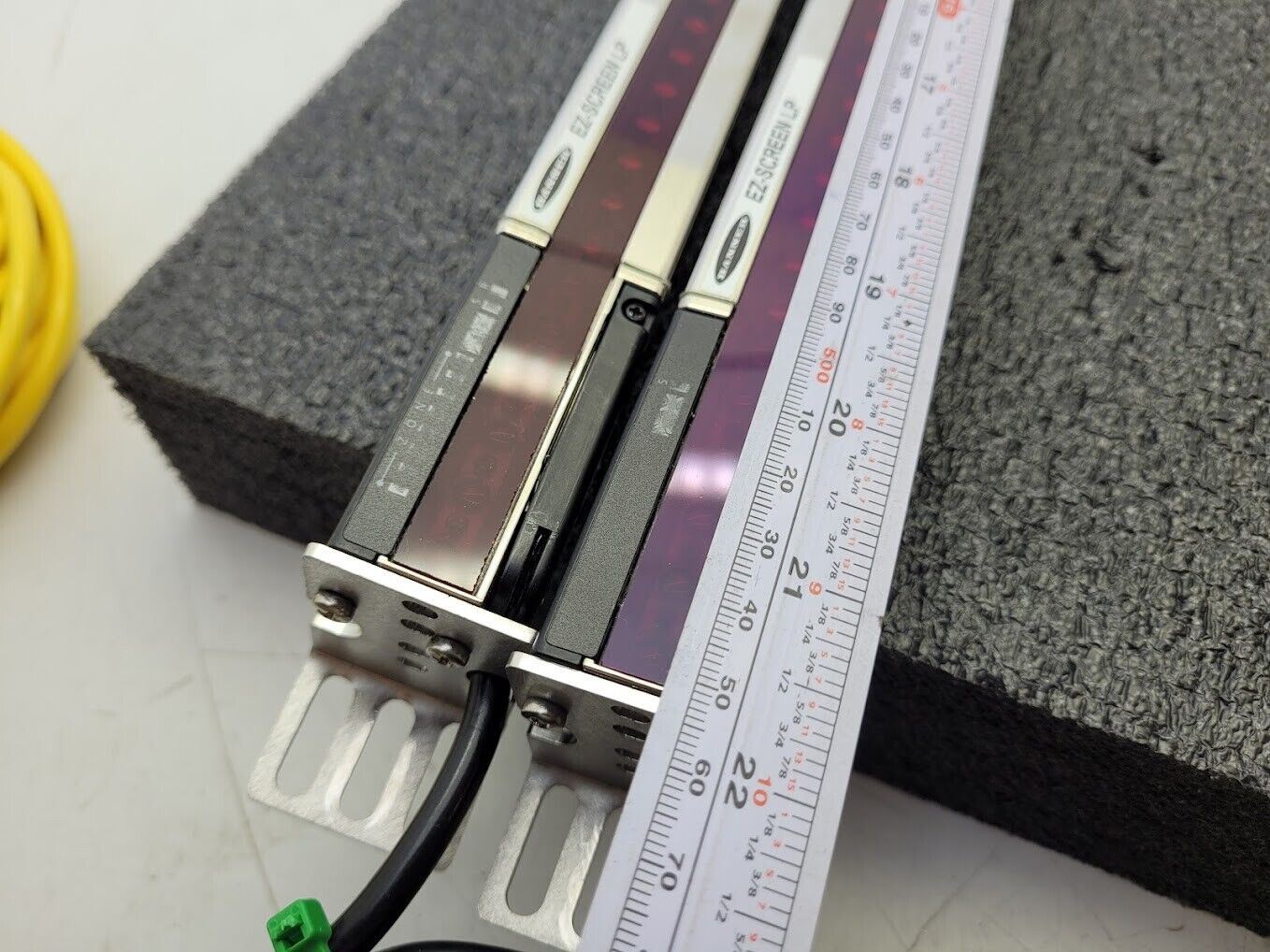 Banner SLPE25-550NP8 SLPR25-550NP8 Light Curtain Kit 550mm Long 0.1-7m Range 24V