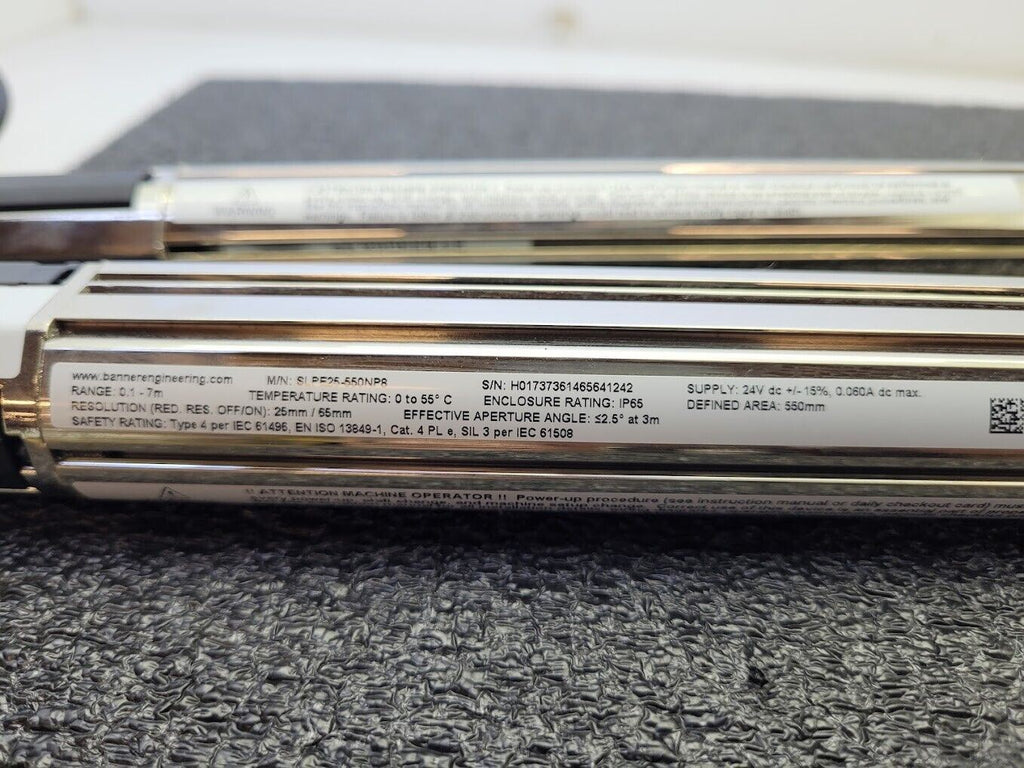 Banner SLPE25-550NP8 SLPR25-550NP8 Light Curtain Kit 550mm Long 0.1-7m Range 24V