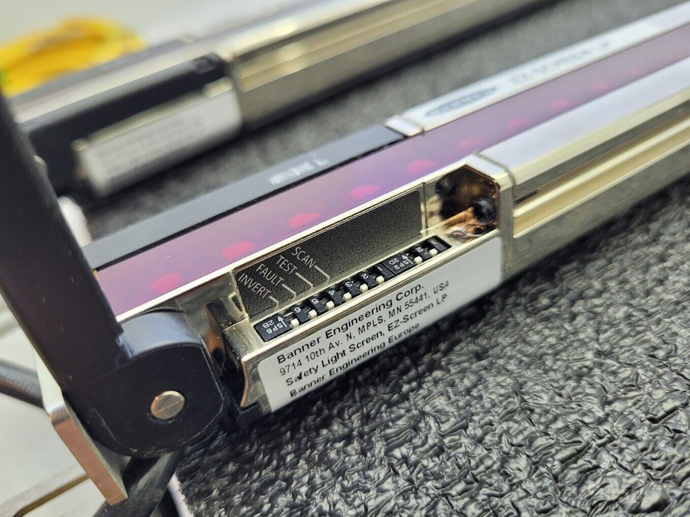 Banner SLPE25-550NP8 SLPR25-550NP8 Light Curtain Kit 550mm Long 0.1-7m Range 24V