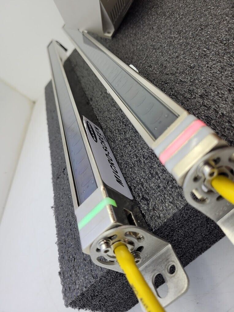 Banner USE2012NP2 & USR2012NP2 MICRO-SCREEN 20" Light Curtain Screen Set C