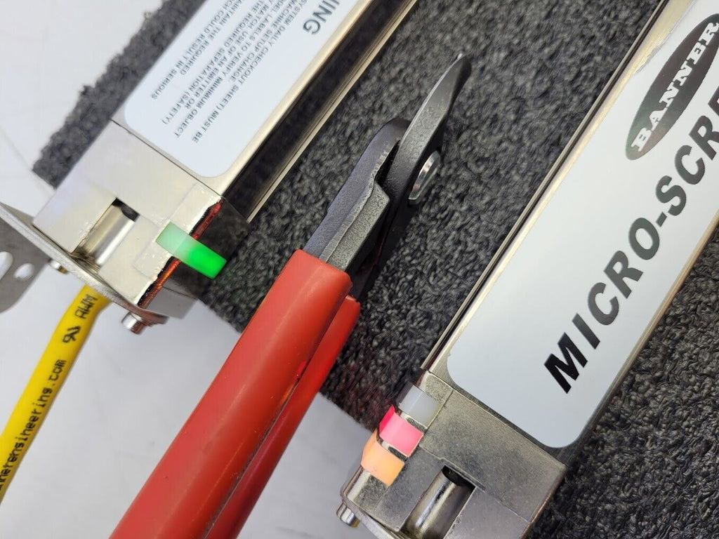 Banner USE2012NP2 & USR2012NP2 MICRO-SCREEN 20" Light Curtain Screen Set C