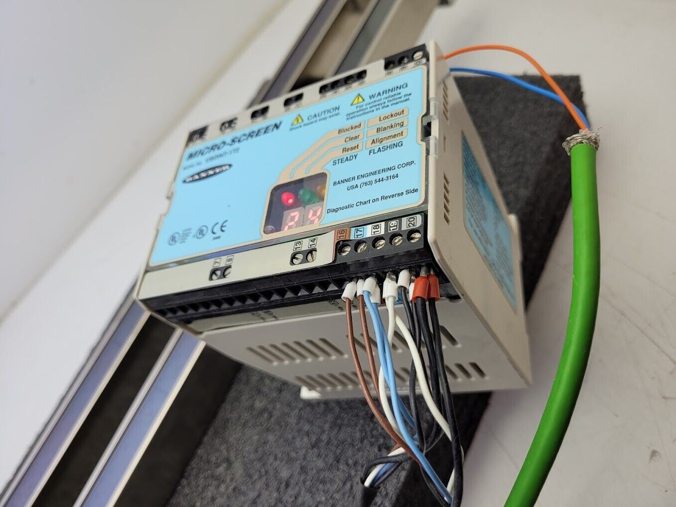 Banner USE2012NP2 & USR2012NP2 MICRO-SCREEN 20" Light Curtain Screen Set C