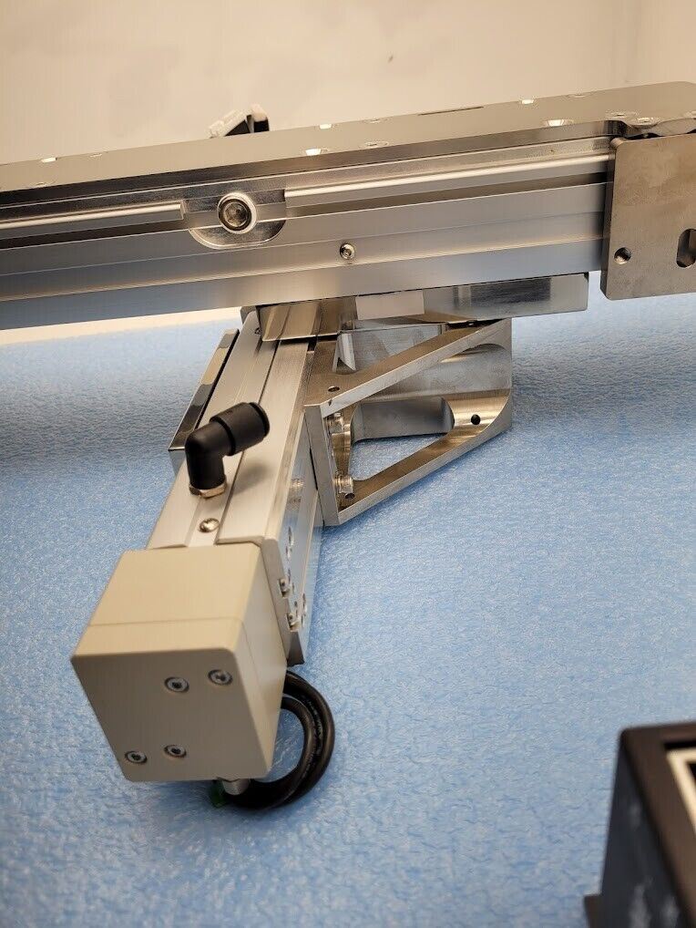 2 Axis IAI Robot Pick and Place ISPD + DS Actuators AMC Servo Drives + Cables D