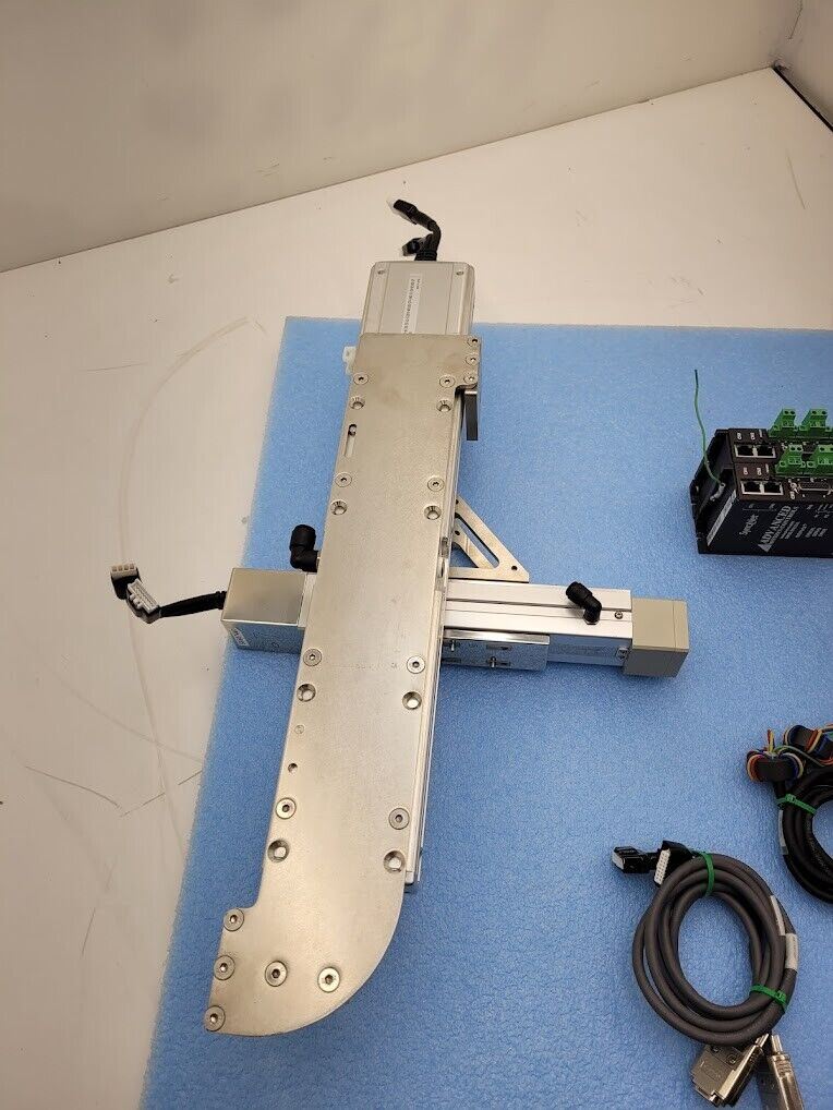 2 Axis IAI Robot Pick and Place ISPD + DS Actuators AMC Servo Drives + Cables D