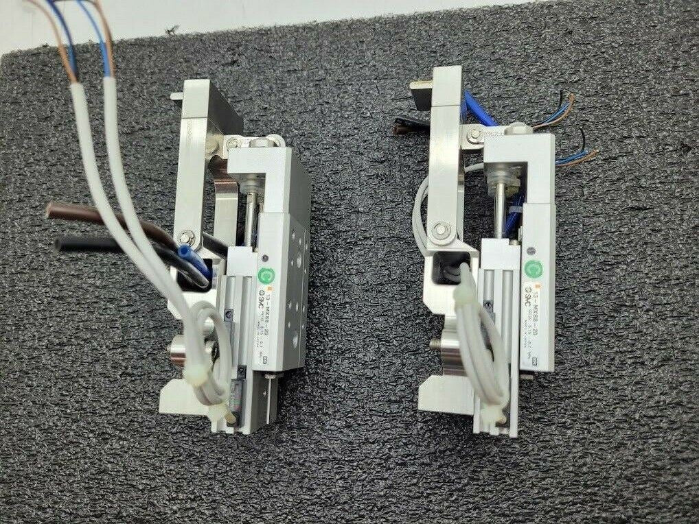 Lot of 2 SMC Pneumatic Gripper Arm Grabber Assy. 13-MXS8-20 with D-F9NWV Sensors