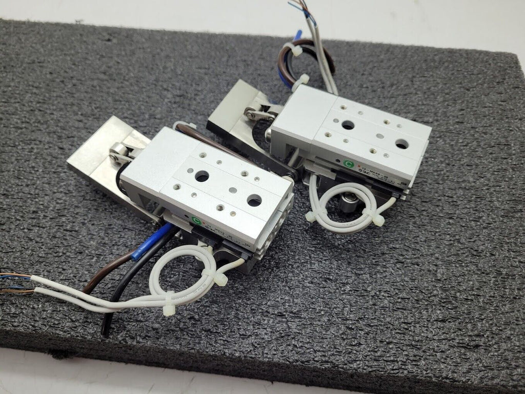Lot of 2 SMC Pneumatic Gripper Arm Grabber Assy. 13-MXS8-20 with D-F9NWV Sensors